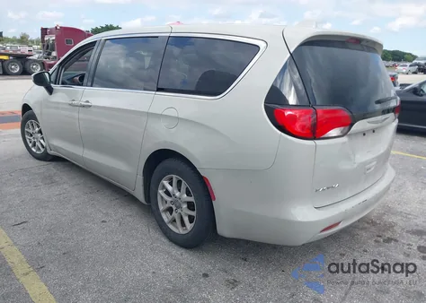 2017 Chrysler Pacifica Touring z USA, uszkodzony, nr VIN 2C4RC1DG3HR588974